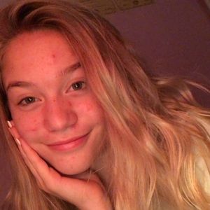 Meet your Posher, Chloe